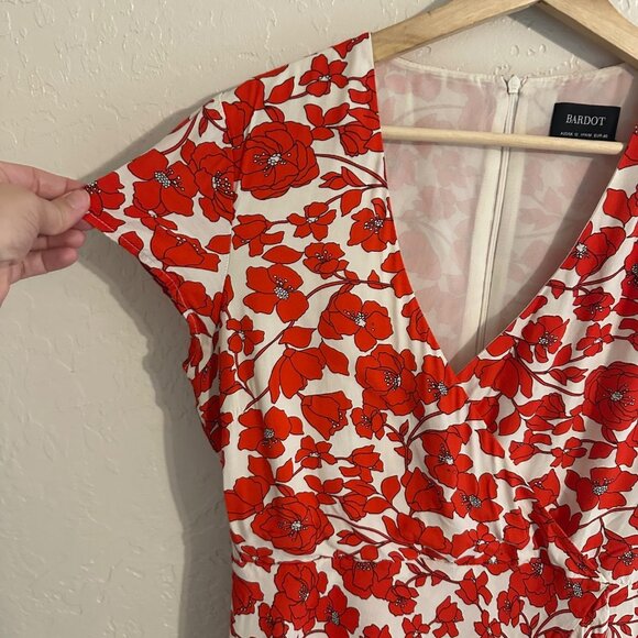 Bardot Red & White Fiesta Floral Short Sleeved Faux Wrap Ruffle Feminine Dress - Picture 4 of 13